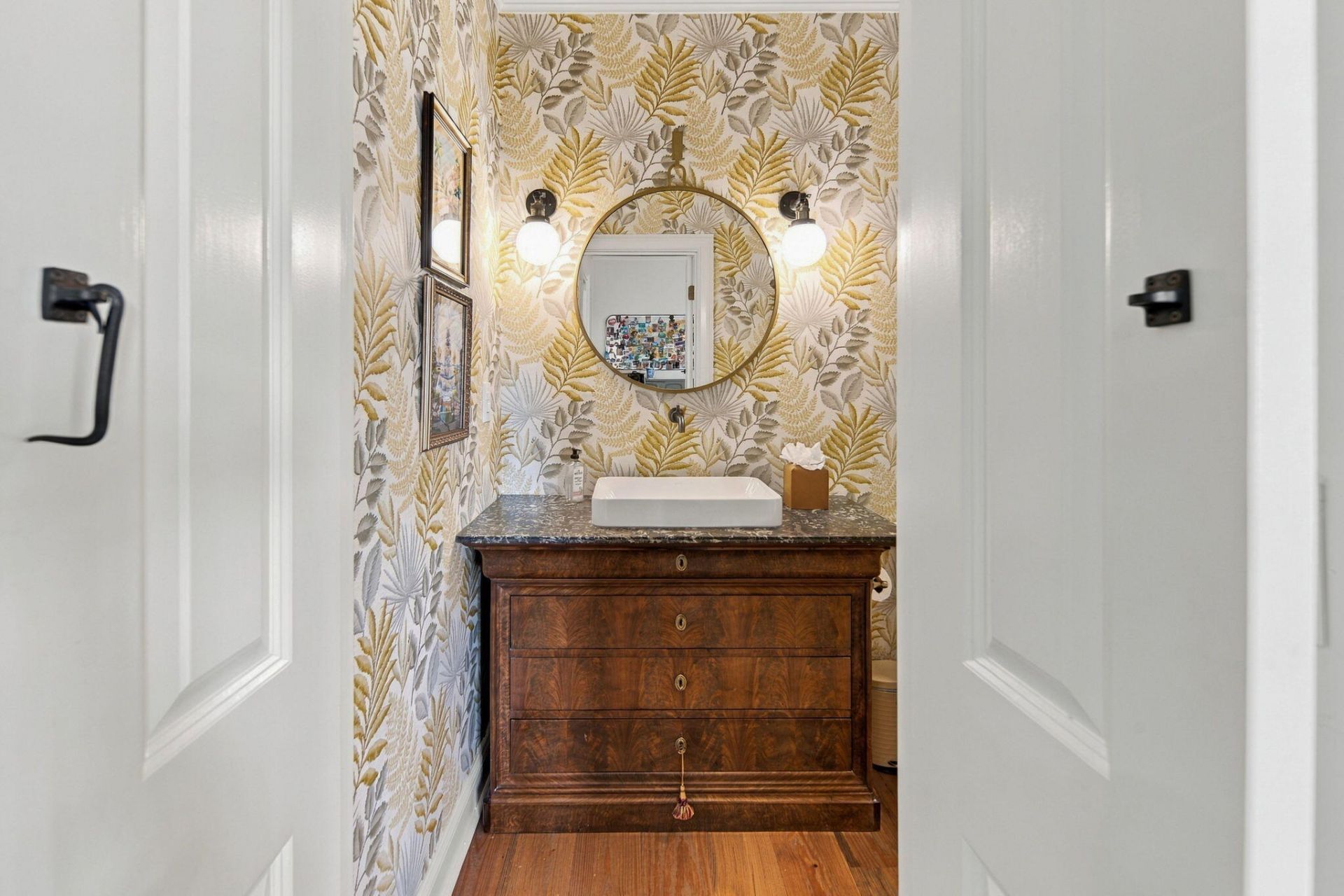 25 Charlotte Street Photo 18