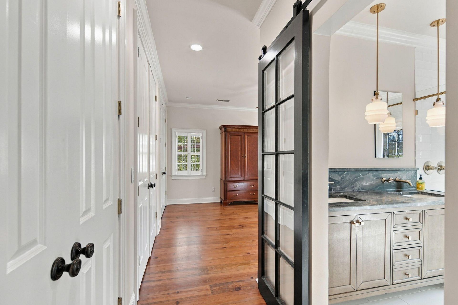25 Charlotte Street Photo 21