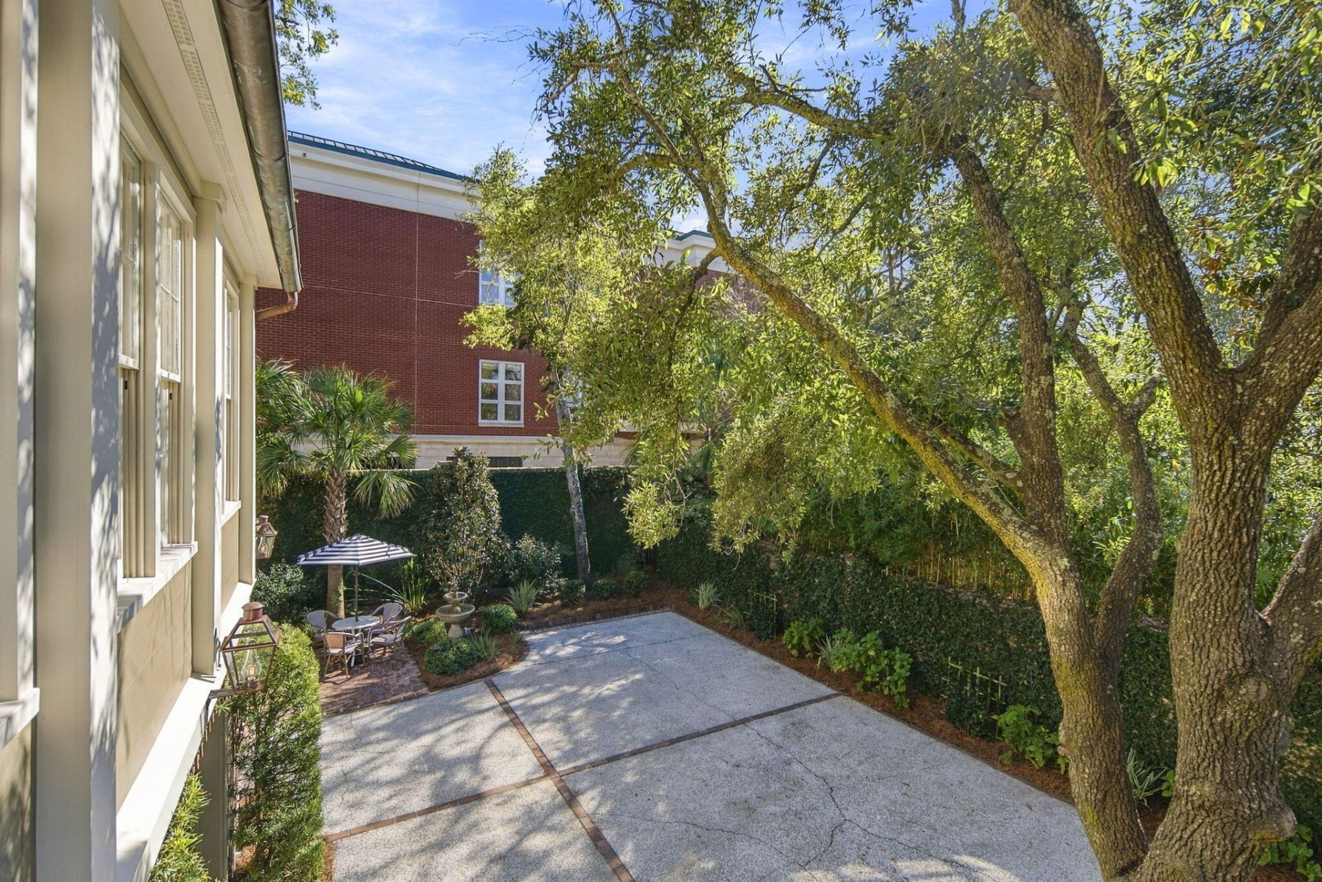 25 Charlotte Street Photo 35