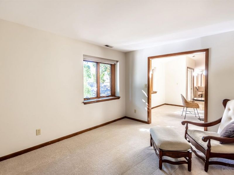7035 Bluffs Drive, Washington Township, OH 45459 Photo 17