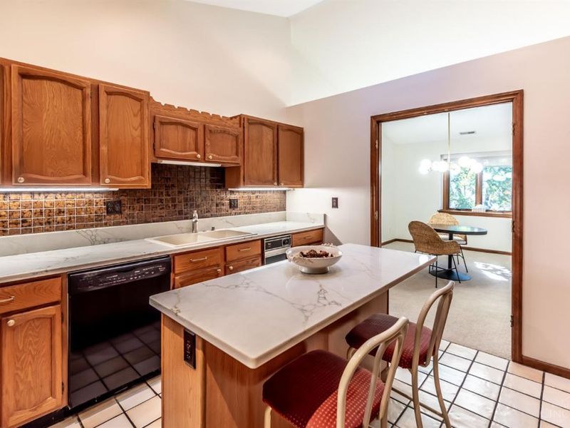 7035 Bluffs Drive, Washington Township, OH 45459 Photo 21