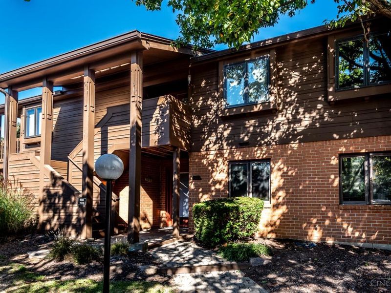 7035 Bluffs Drive, Washington Township, OH 45459 Photo 3