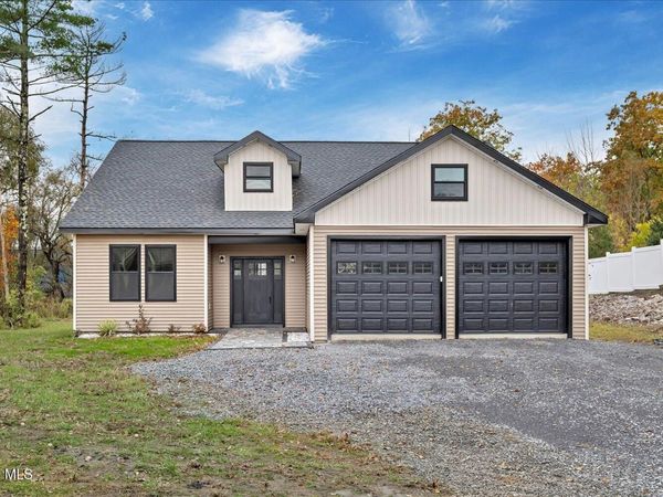 36 Locust Grove Road, Saratoga Springs, NY 12866