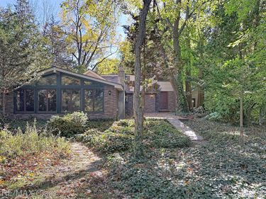 3816 Covert Road, Waterford Township, Mi 48328