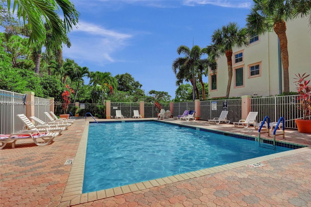 1200 Town Center Drive, Unit 215, Jupiter, FL 33458 Photo