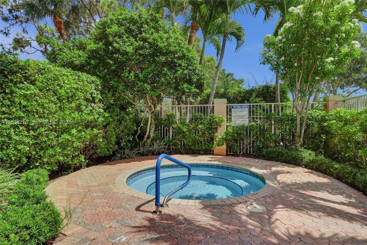 1200 Town Center Drive, Unit 215, Jupiter, FL 33458 Photo