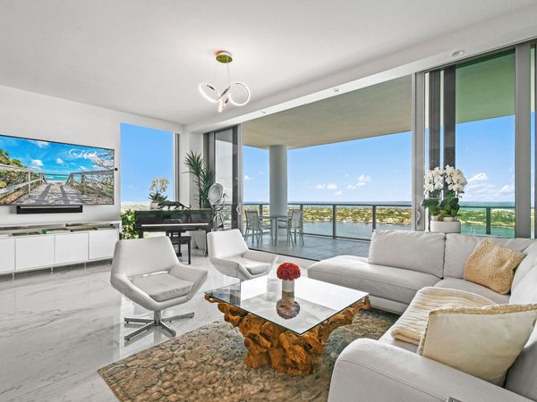 1 Water Club Way, Unit PH2204, North Palm Beach, FL 33408