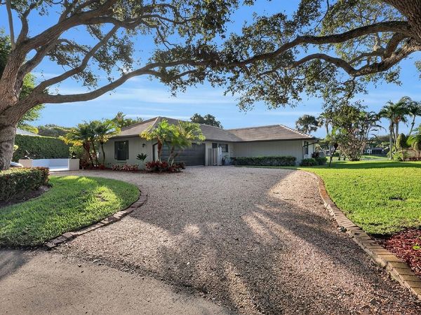 10158 SE ACORN Way, Jupiter, FL 33469