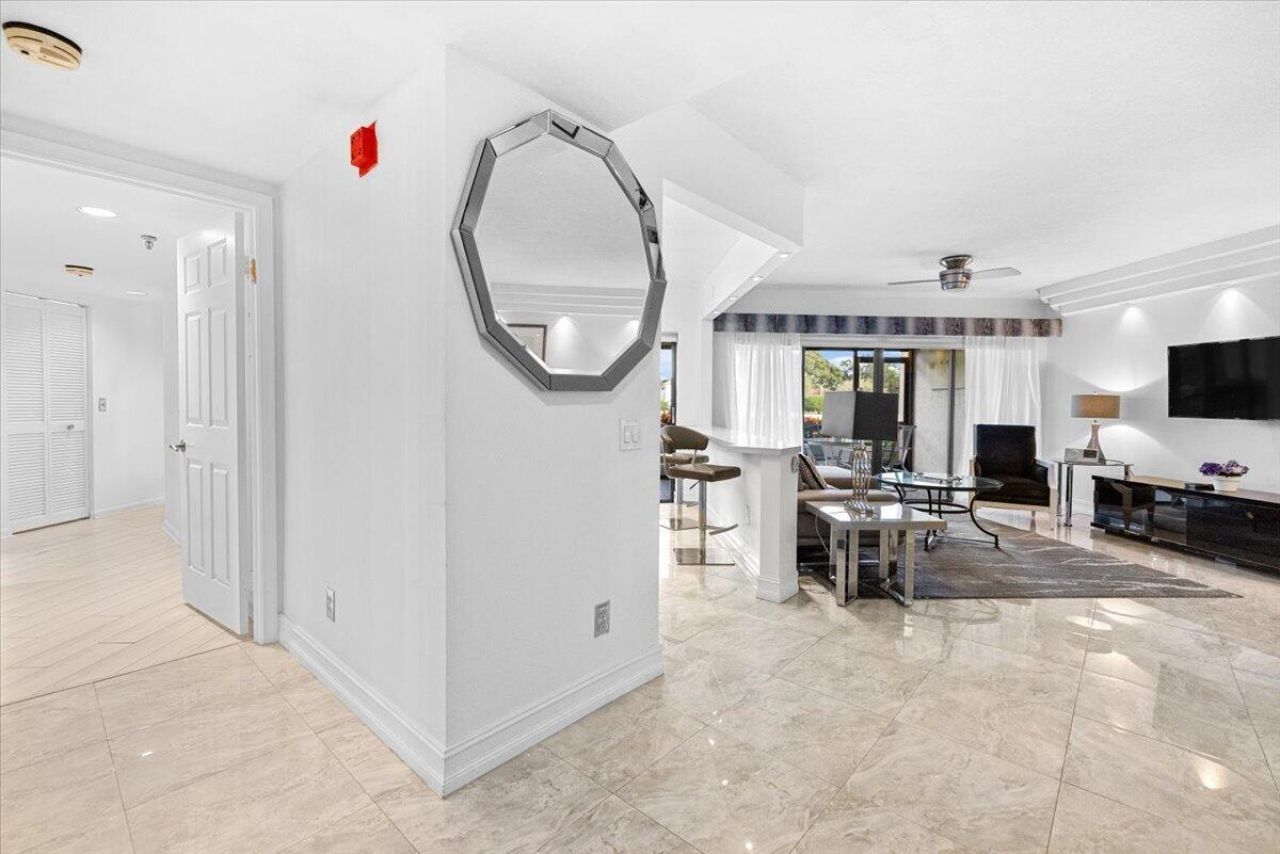7507 La Paz Boulevard, Unit 104, Boca Raton, FL 33433 Photo