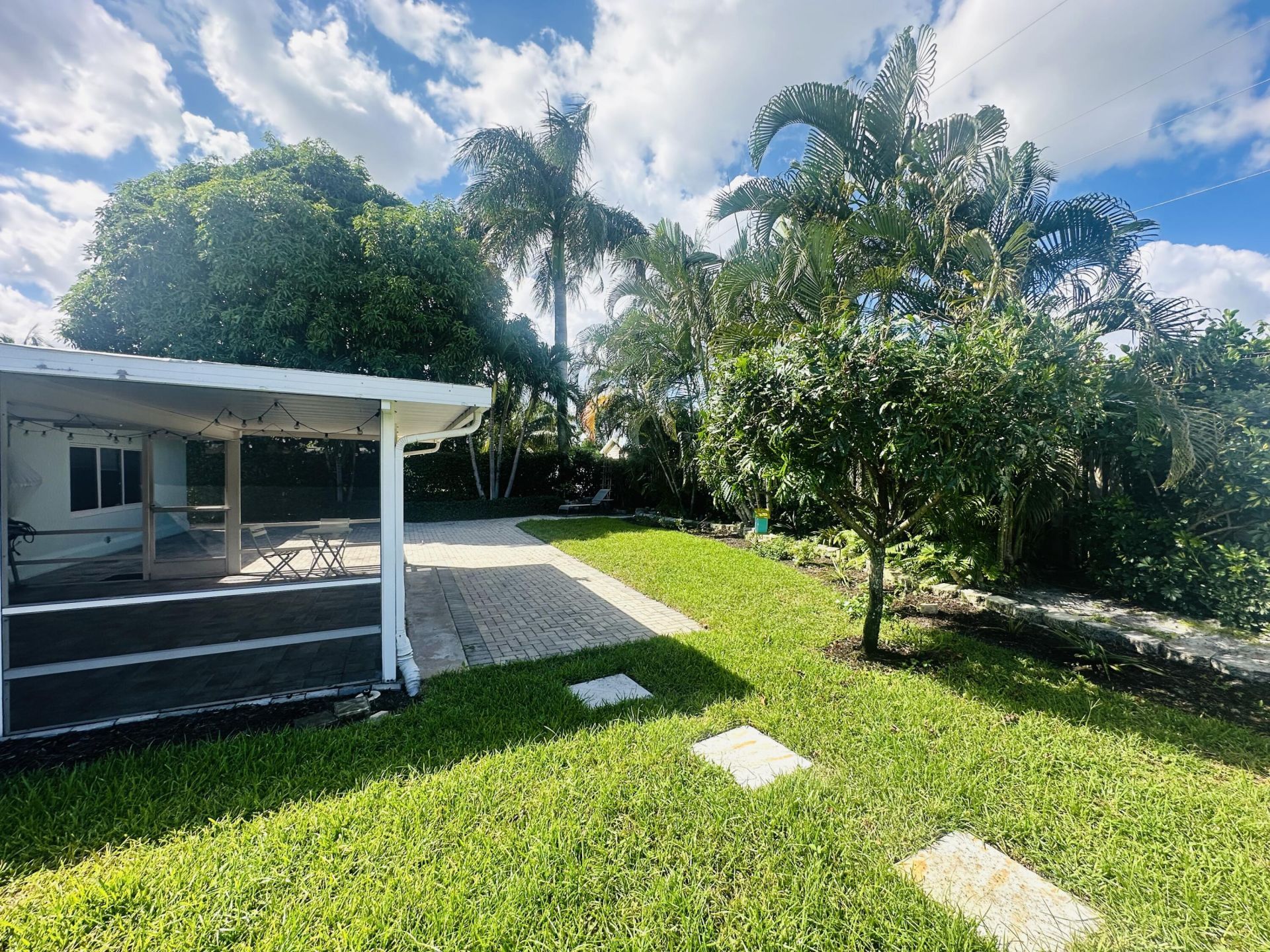 1083 SW 25th Place, Boynton Beach, FL 33426 Photo