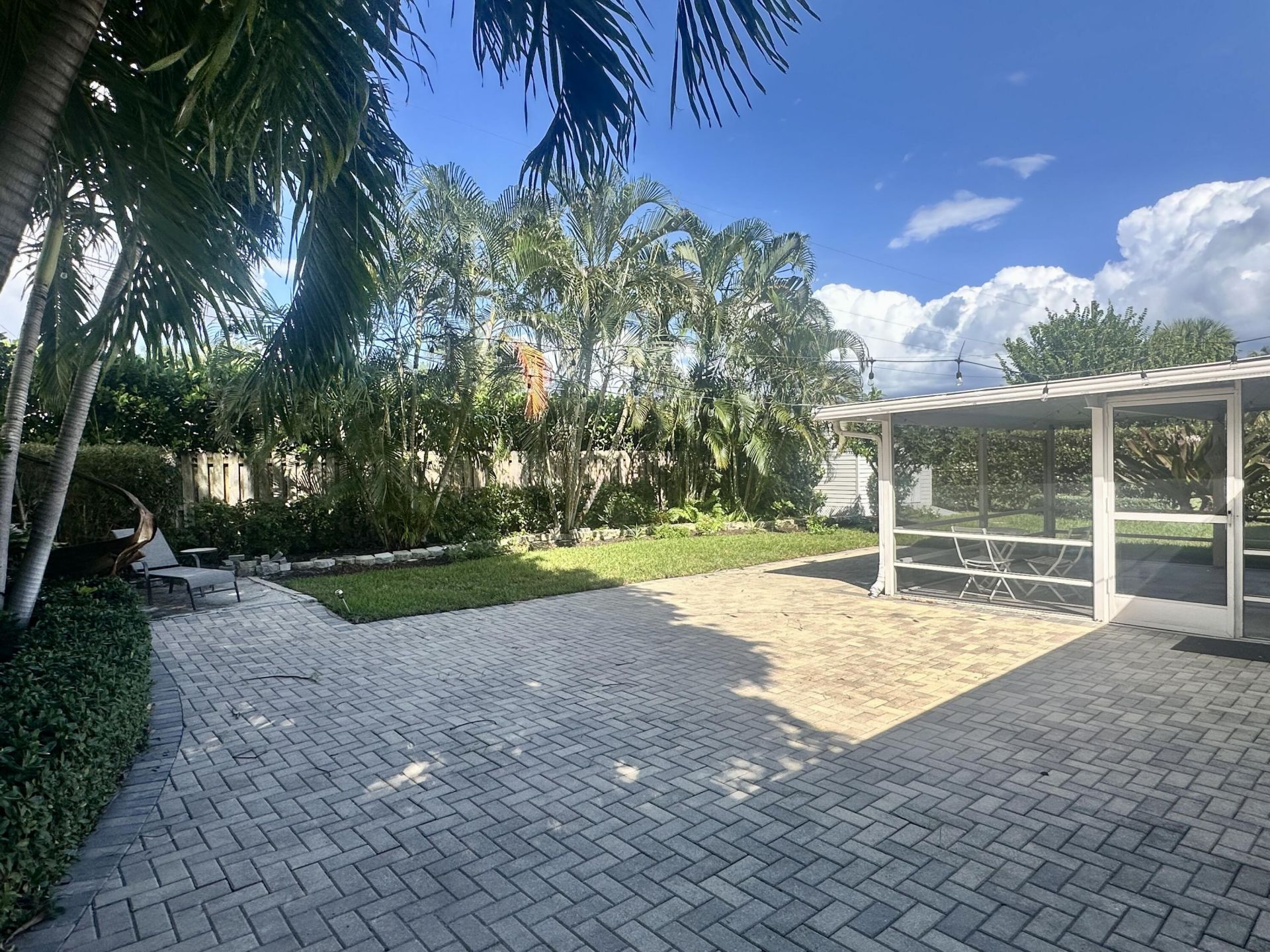 1083 SW 25th Place, Boynton Beach, FL 33426 Photo