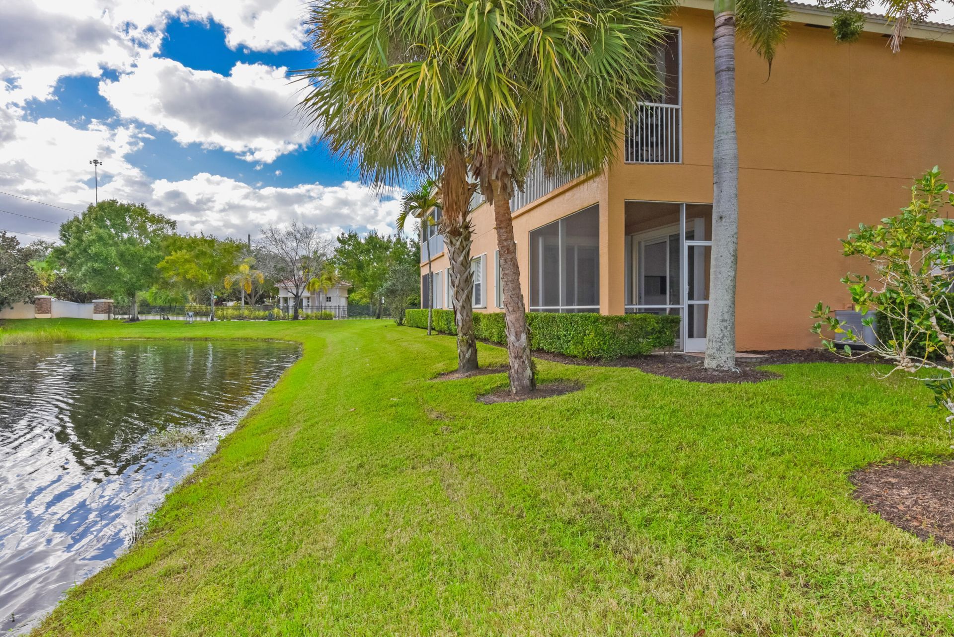 698 SW Glen Crest Way, Stuart, FL 34997 Photo