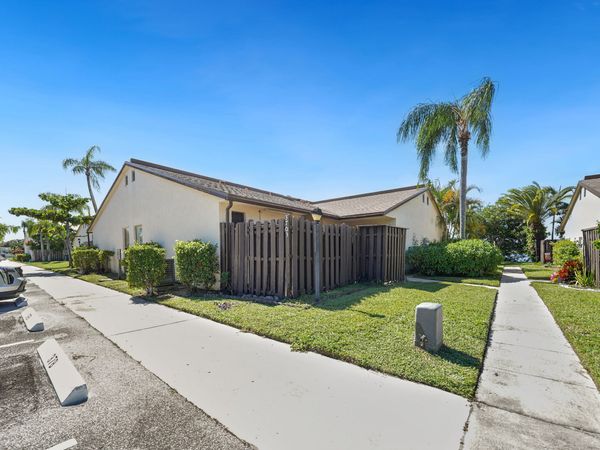 3703 WATERVIEW Circle, Unit 37c, Palm Springs, FL 33461