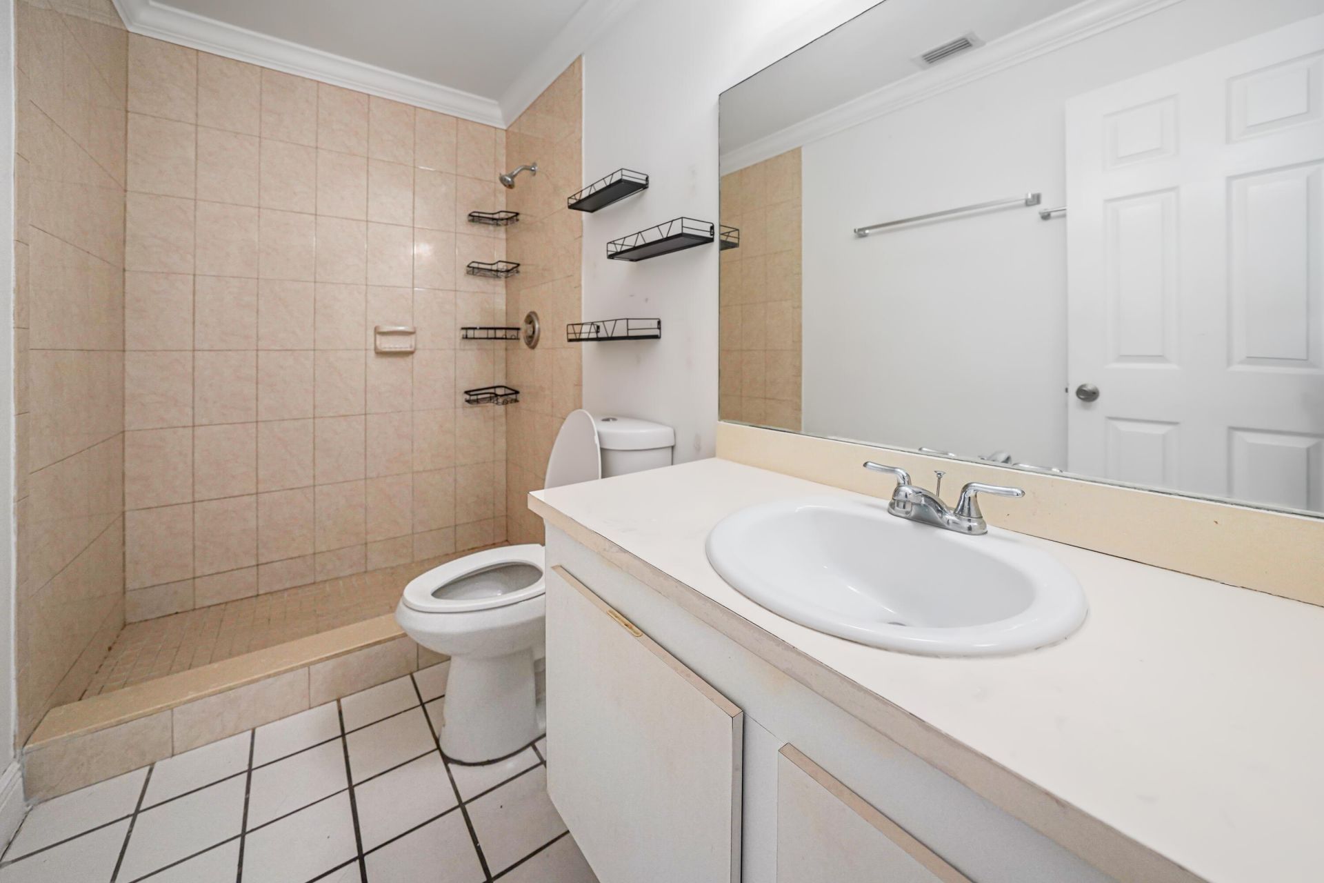 3703 Waterview Circle, Unit 37c, Palm Springs, FL 33461 Photo