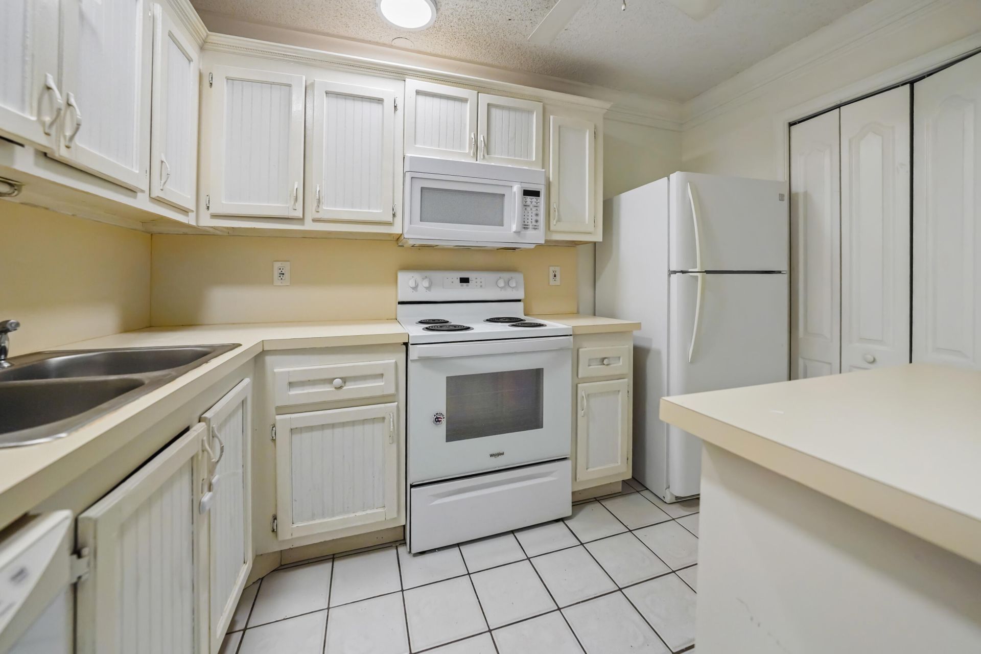 3703 Waterview Circle, Unit 37c, Palm Springs, FL 33461 Photo