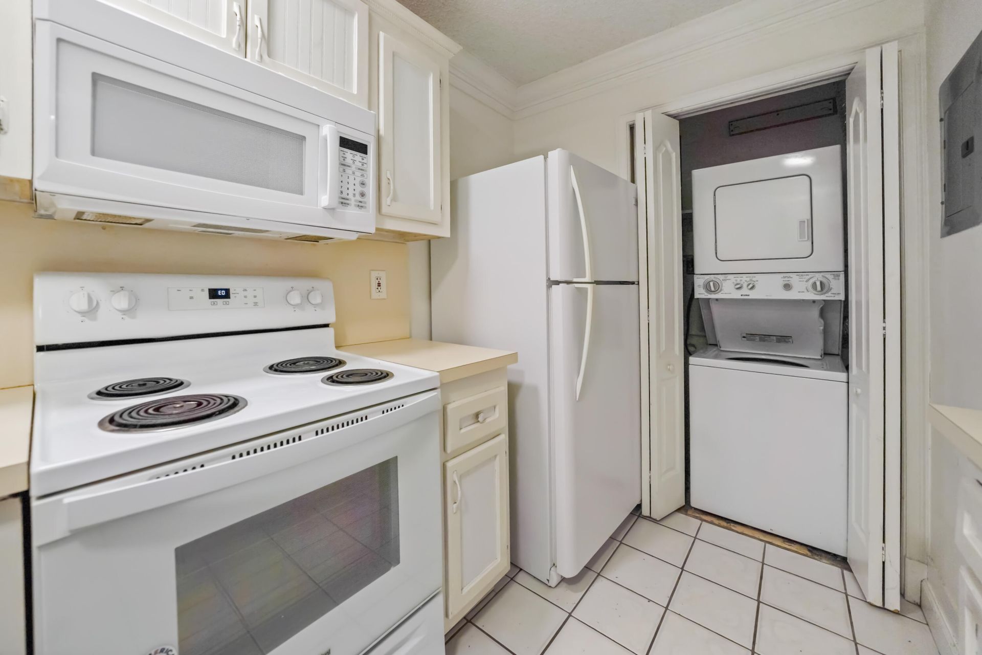 3703 Waterview Circle, Unit 37c, Palm Springs, FL 33461 Photo