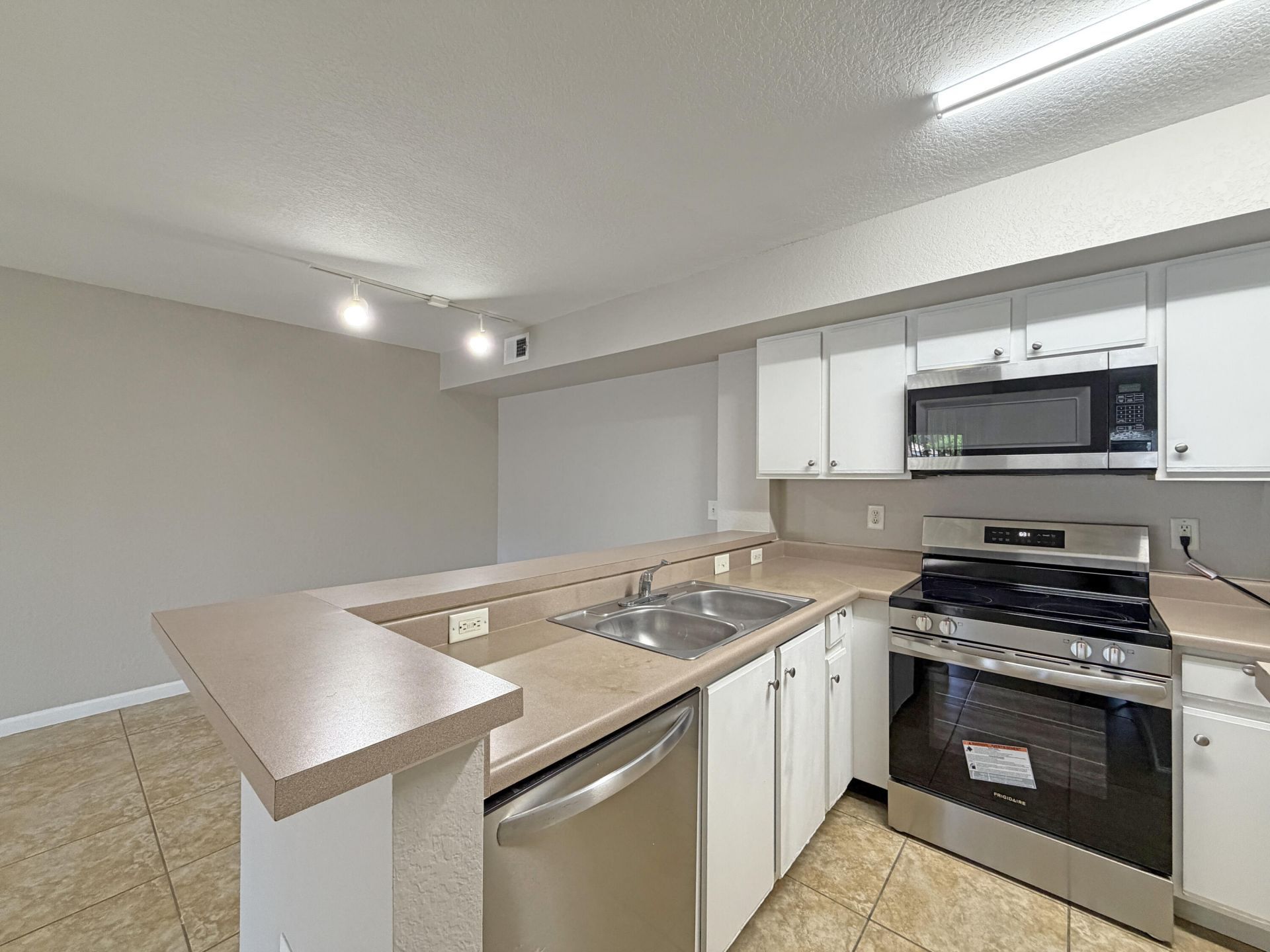 191 SW Palm Drive, Unit 103, Port Saint Lucie, FL 34986 Photo