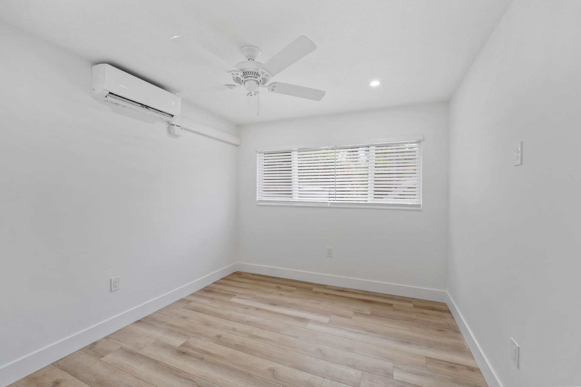 1279 Beach Road, Unit 2, Riviera Beach, FL 33404 Photo