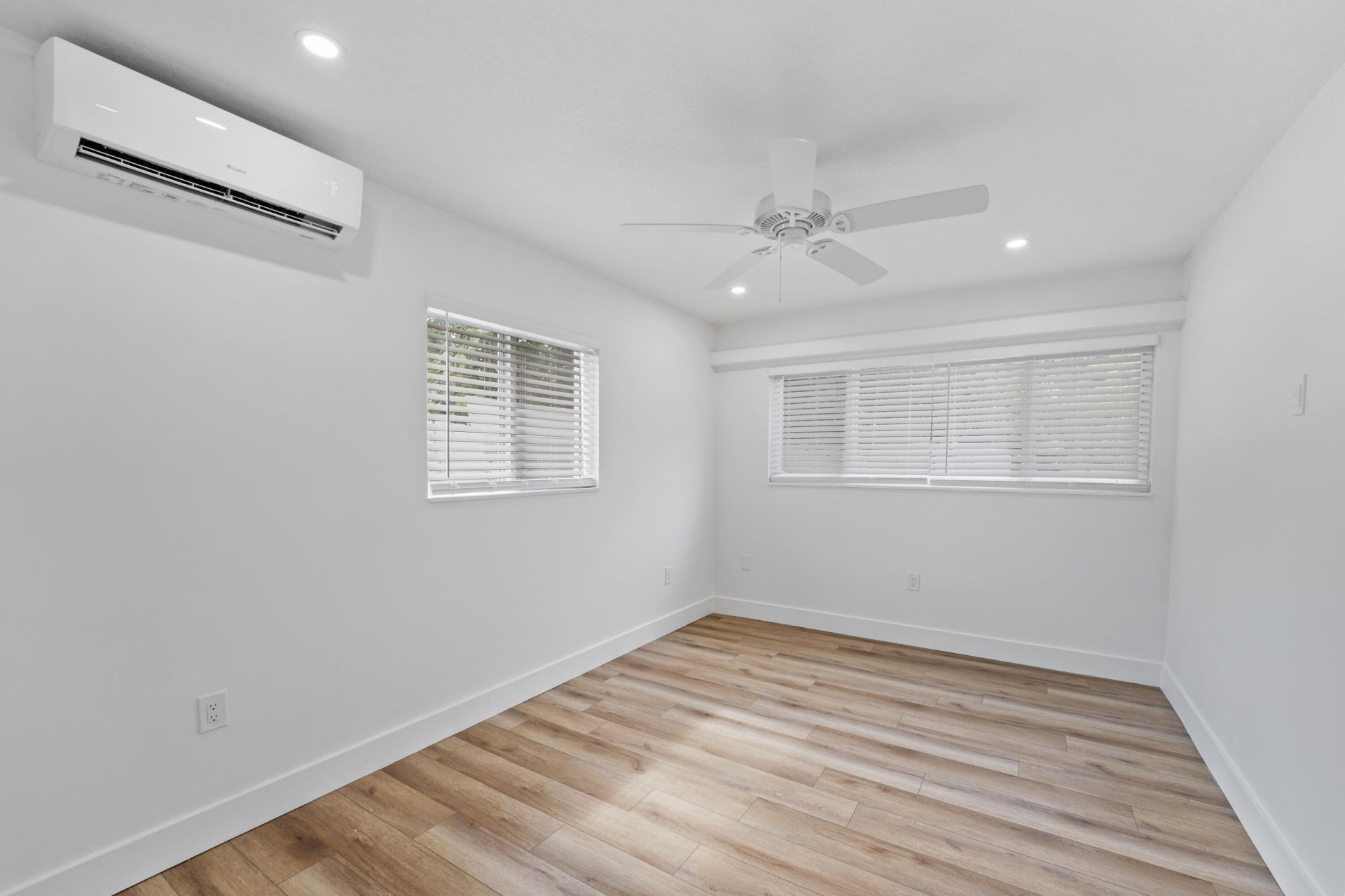 1279 Beach Road, Unit 2, Riviera Beach, FL 33404 Photo