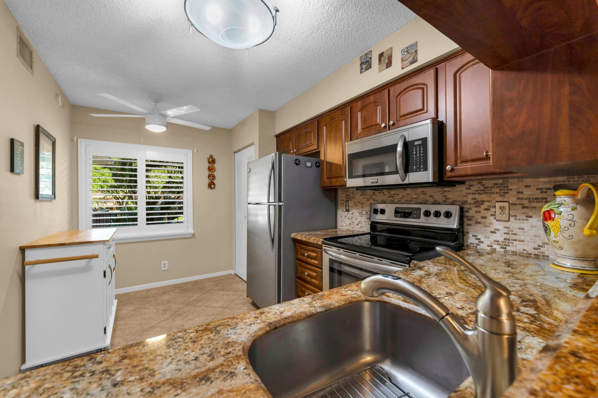 7340 Amberly Lane, Unit 210, Delray Beach, FL 33446 Photo