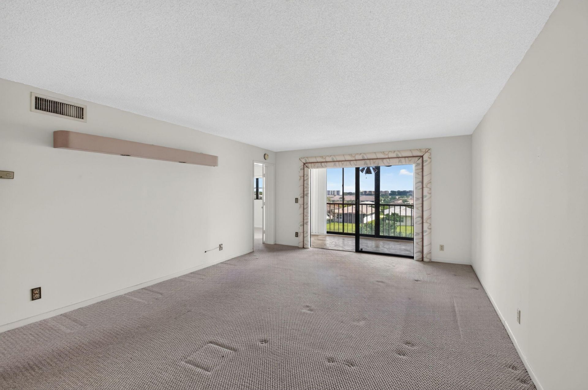7260 Kinghurst Drive, Unit 404, Delray Beach, FL 33446 Photo