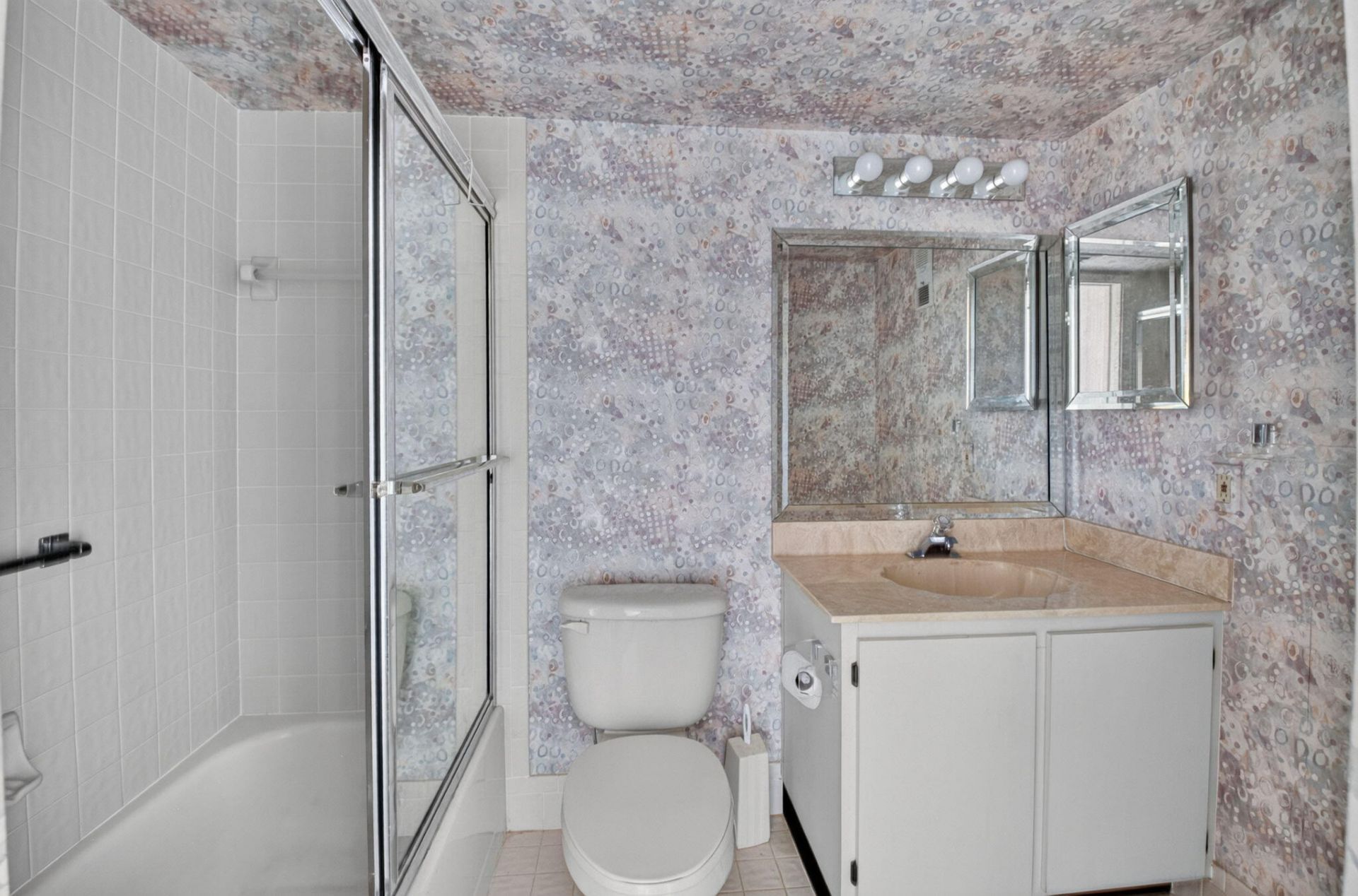 7260 Kinghurst Drive, Unit 404, Delray Beach, FL 33446 Photo