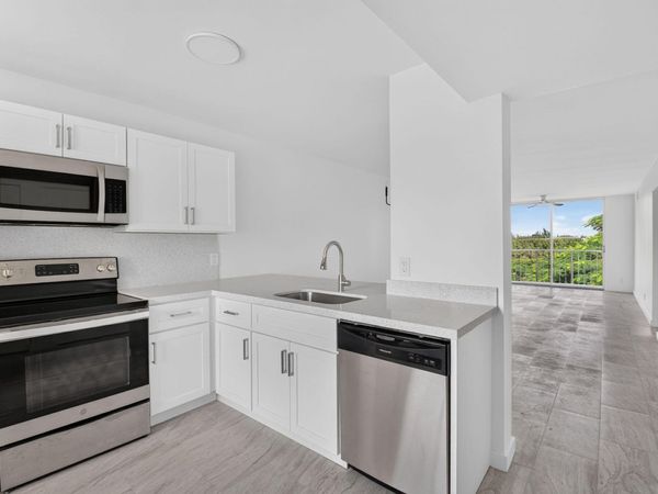 7145 HUNTINGTON Lane, Unit 408, Delray Beach, FL 33446