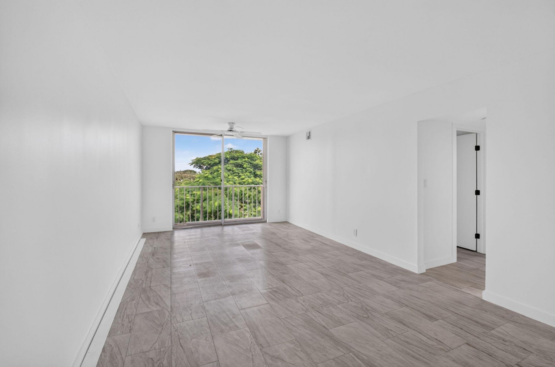 7145 Huntington Lane, Unit 408, Delray Beach, FL 33446 Photo