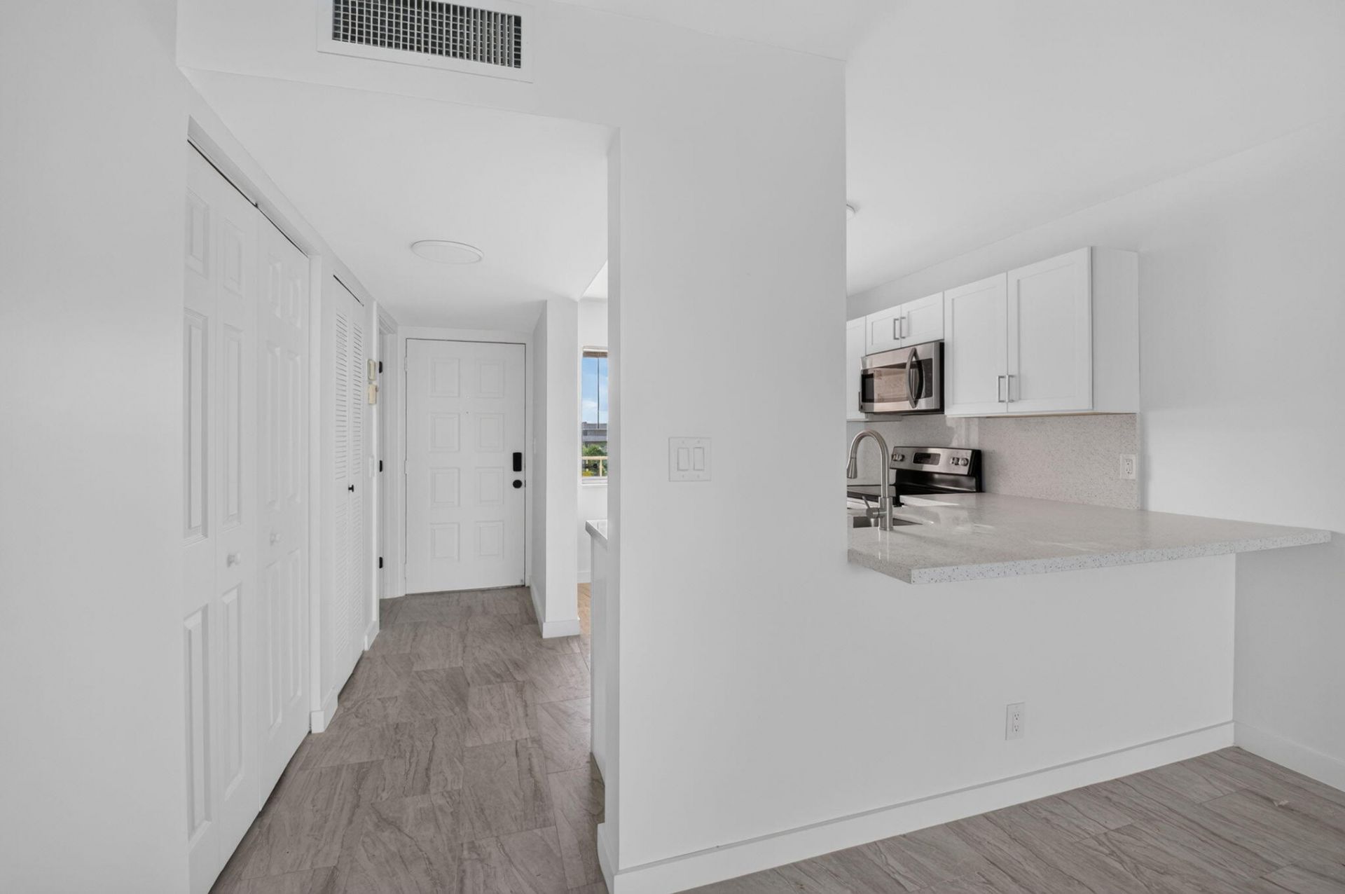 7145 Huntington Lane, Unit 408, Delray Beach, FL 33446 Photo