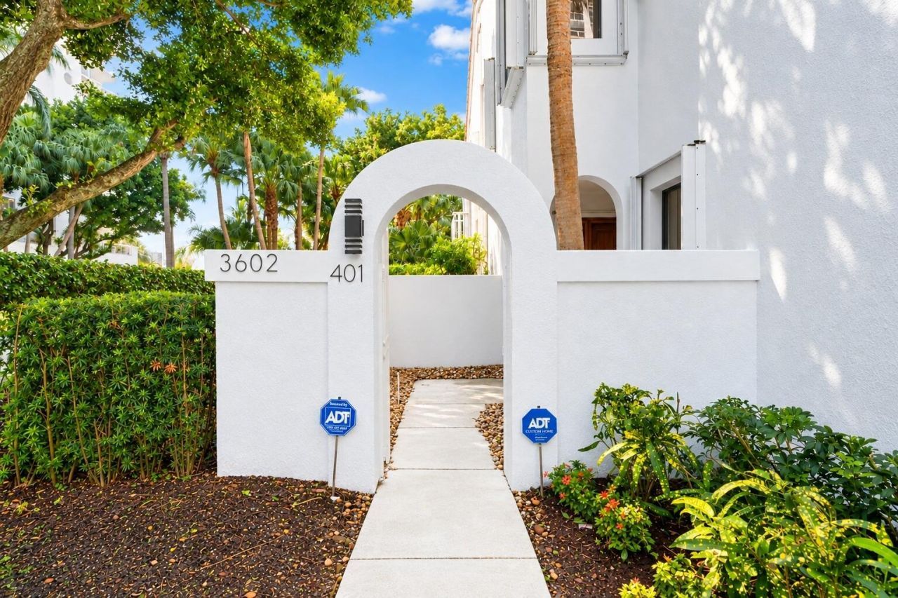 3602 Yacht Club Drive, Unit 401, Aventura, FL 33180 Photo