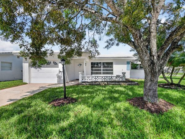 1001 SIESTA Avenue, Boynton Beach, FL 33426