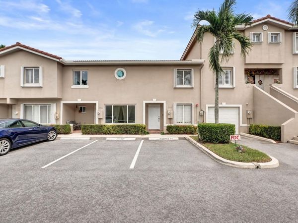 235 Riviera Circle, Weston, FL 33326