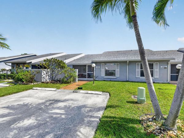 4450 LUCERNE VILLAS Lane, Lake Worth, FL 33467
