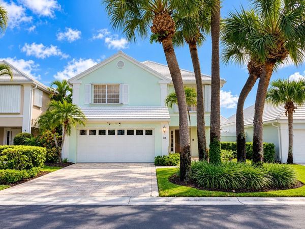 37 Dorchester Circle, Palm Beach Gardens, FL 33418