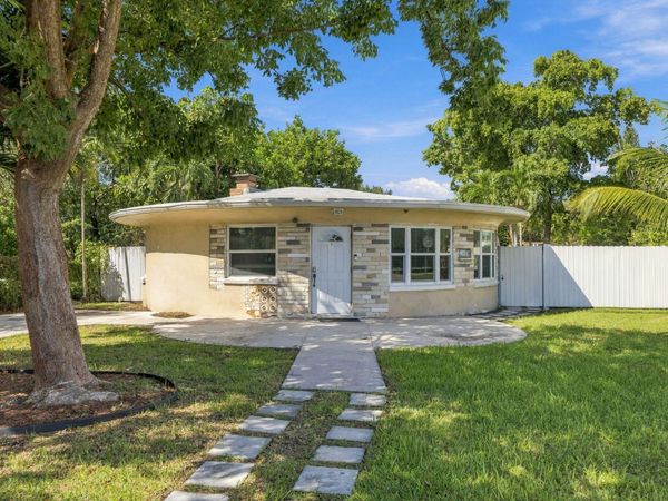 6100 Hayes Street, Hollywood, FL 33024