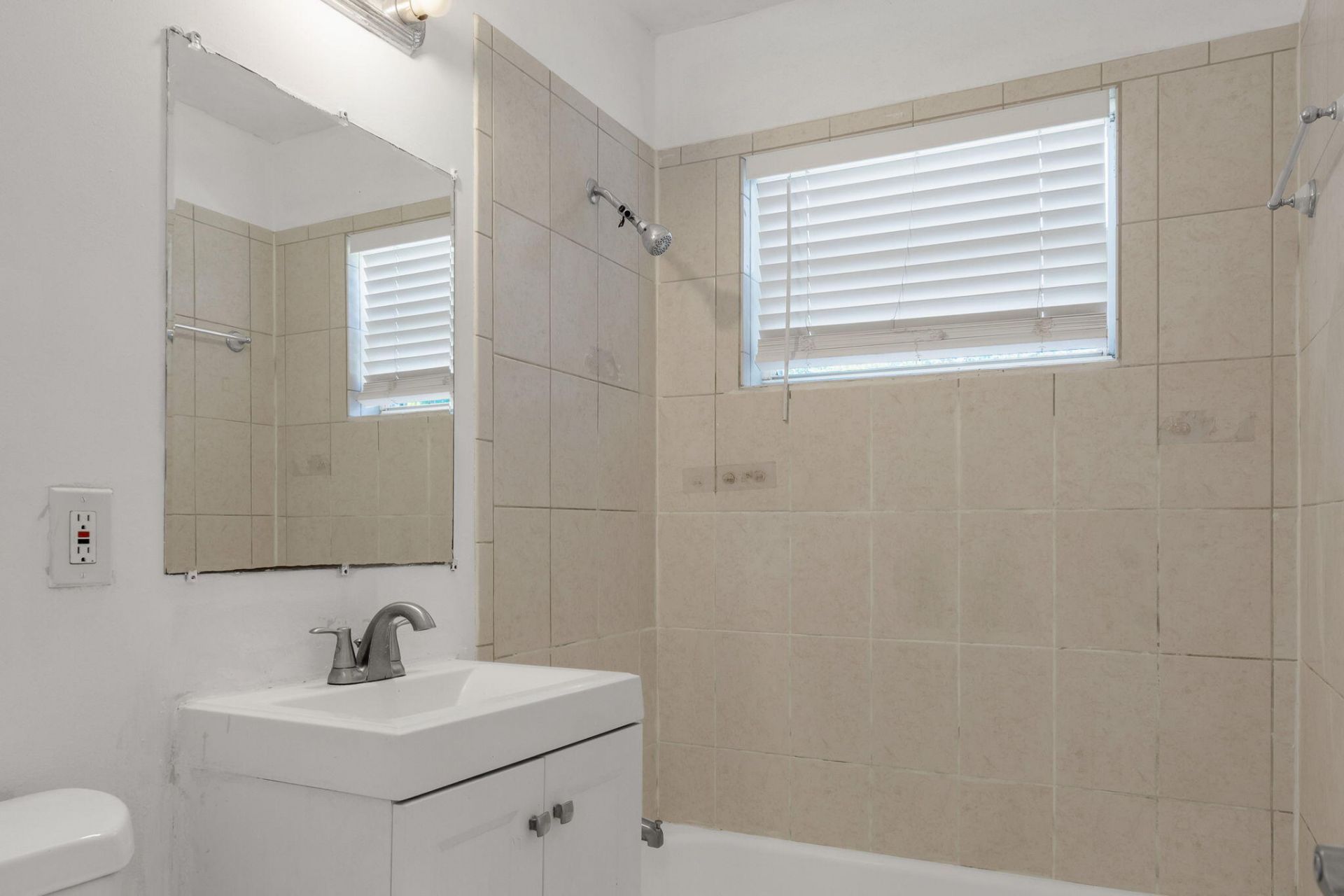 880 NW 33rd Terrace Nw, Lauderhill, FL 33311 Photo