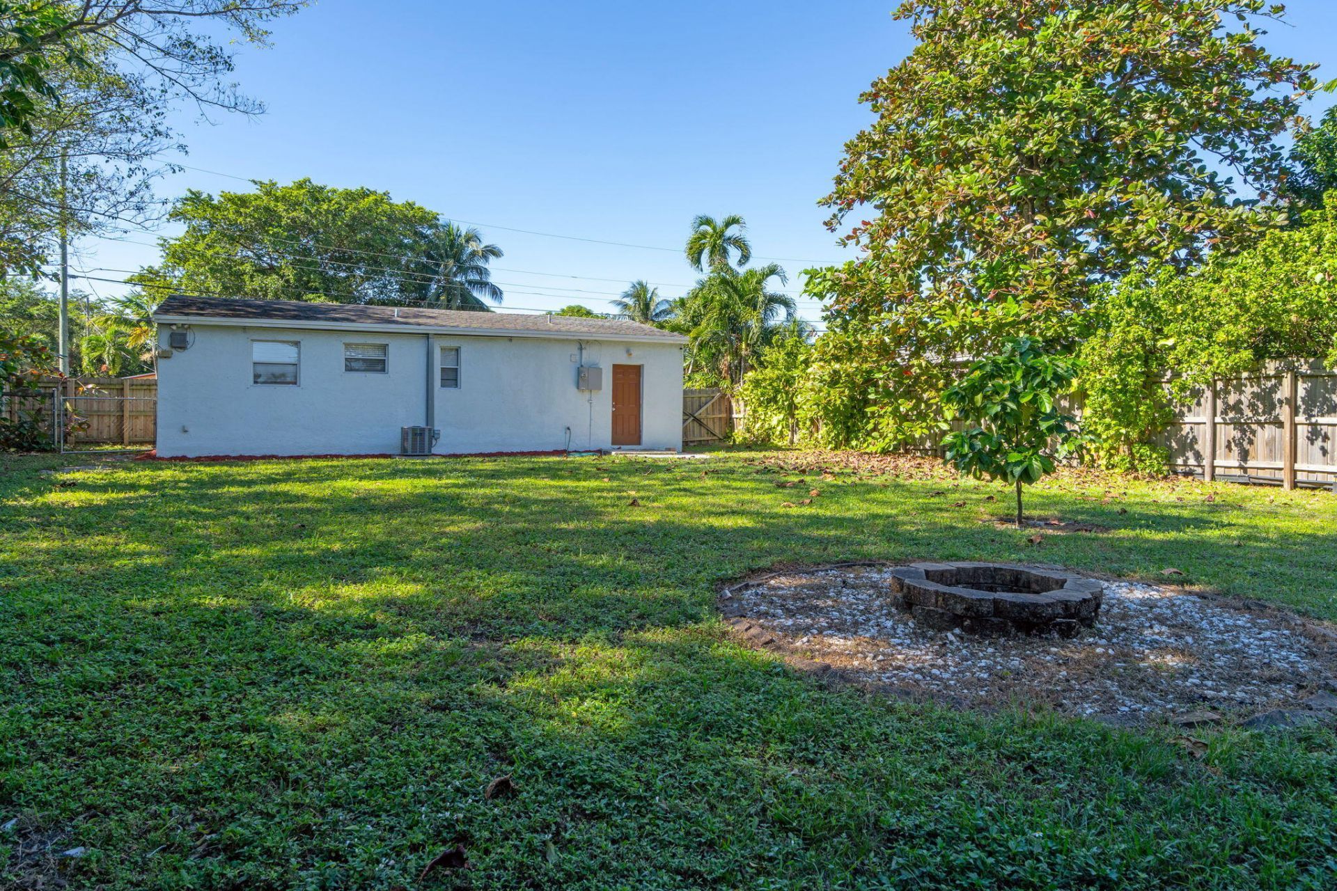 880 NW 33rd Terrace Nw, Lauderhill, FL 33311 Photo