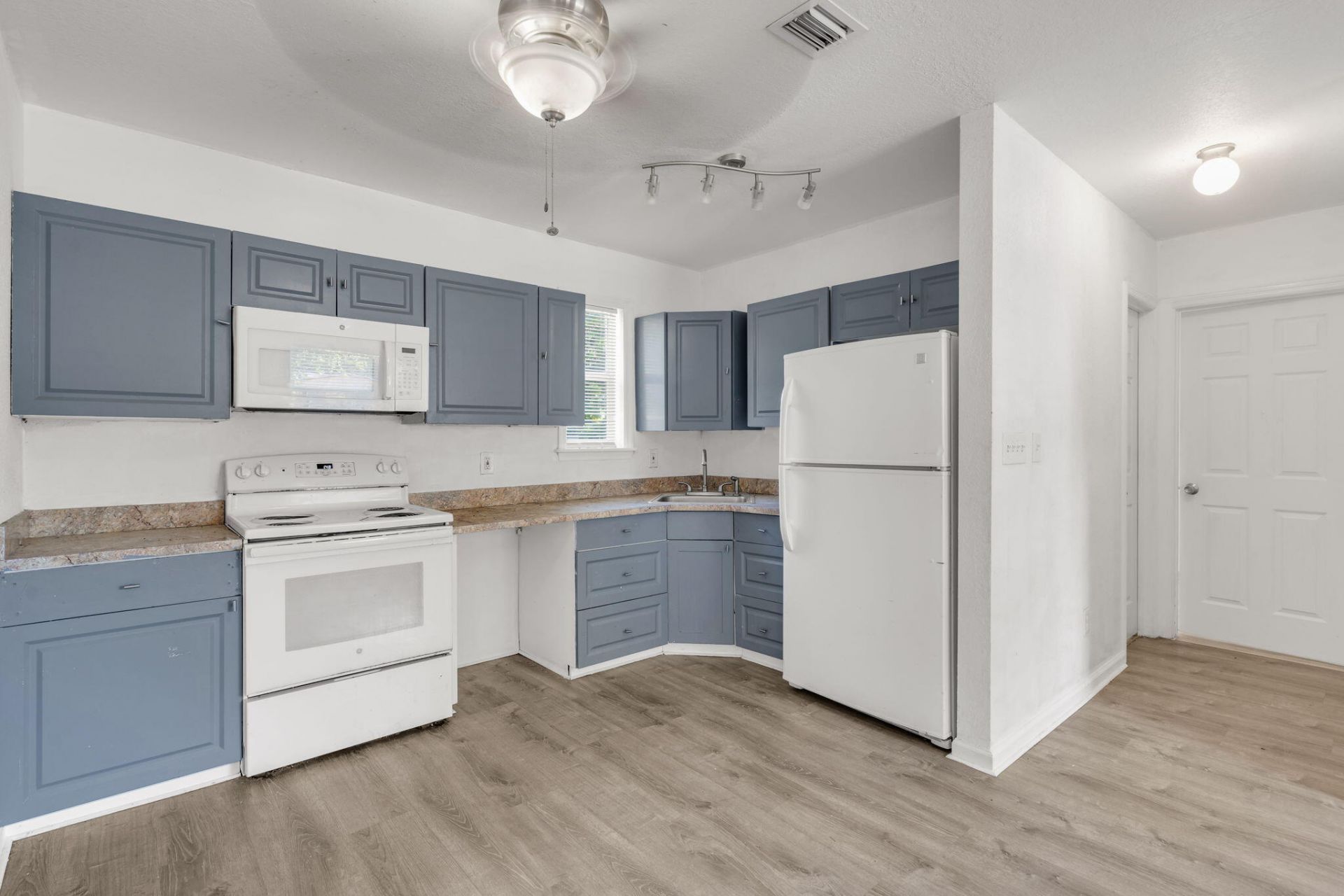 880 NW 33rd Terrace Nw, Lauderhill, FL 33311 Photo
