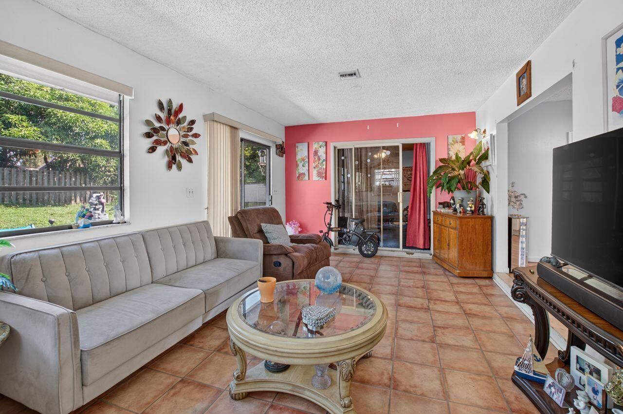 731 SW 1st Court, Boynton Beach, FL 33426 Photo