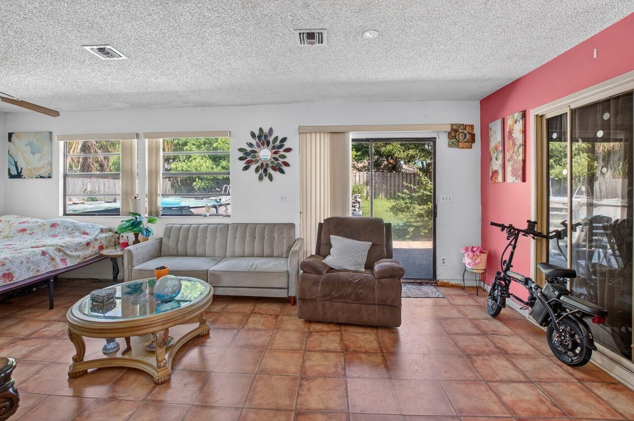 731 SW 1st Court, Boynton Beach, FL 33426 Photo