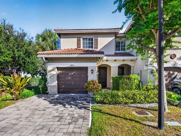 305 NE 47TH Place, Unit 305, Deerfield Beach, FL 33064