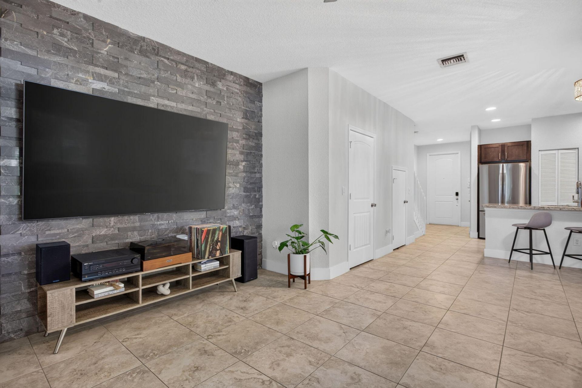 305 NE 47th Place, Unit 305, Deerfield Beach, FL 33064 Photo