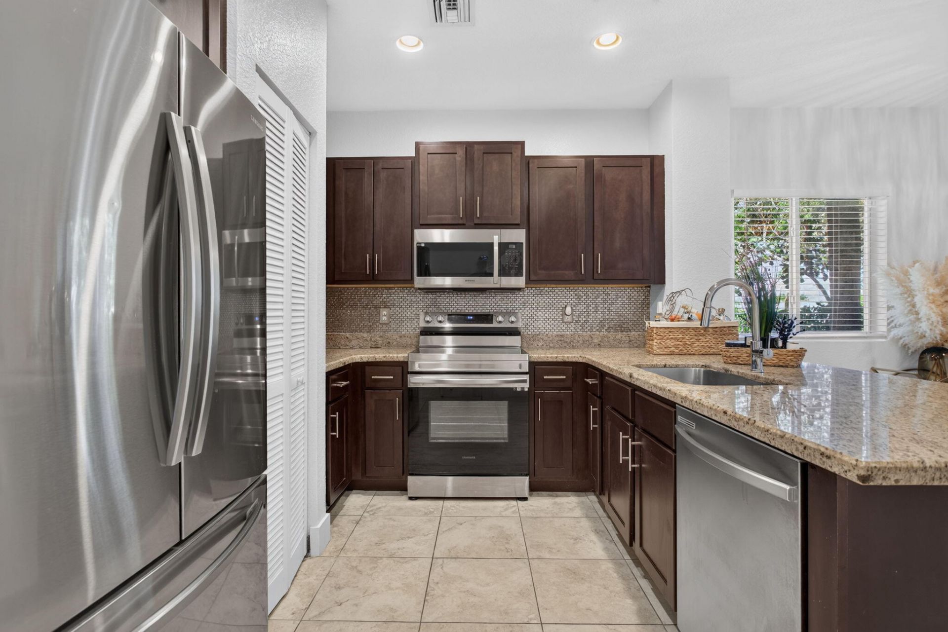 305 NE 47th Place, Unit 305, Deerfield Beach, FL 33064 Photo