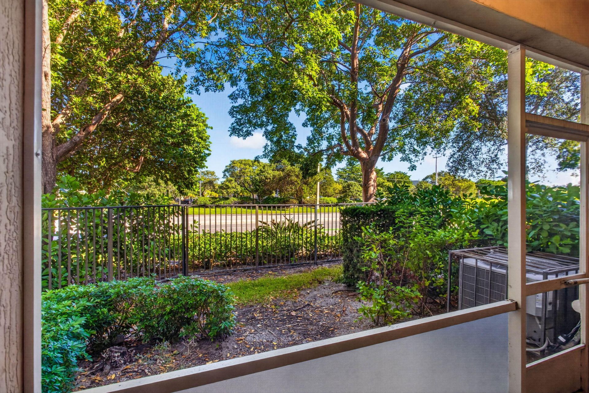 305 NE 47th Place, Unit 305, Deerfield Beach, FL 33064 Photo
