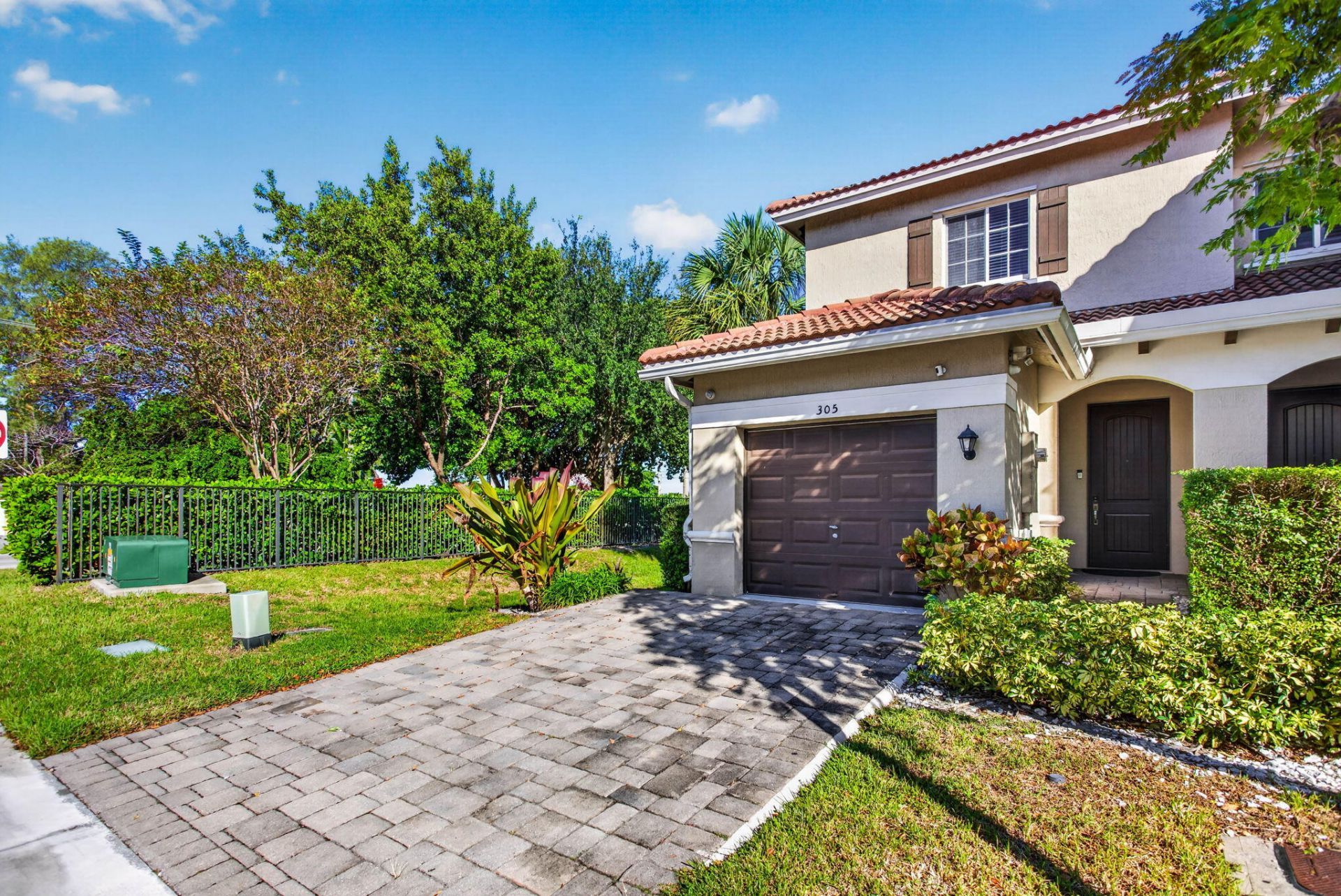 305 NE 47th Place, Unit 305, Deerfield Beach, FL 33064 Photo