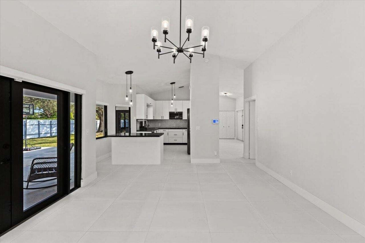 20221 NW 8th Street, Pembroke Pines, FL 33029 Photo