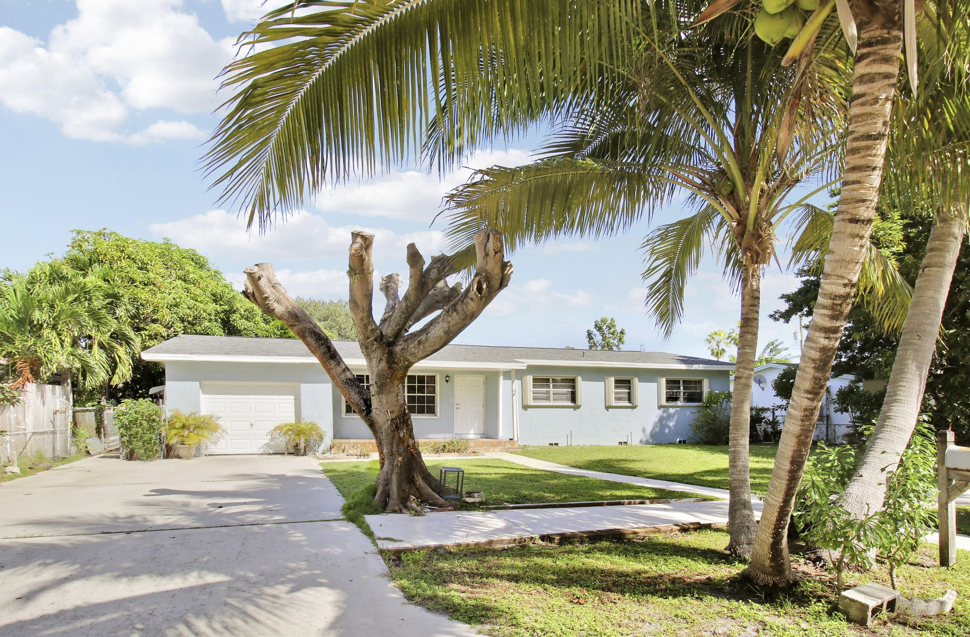 1744 Crestwood Boulevard, Lake Worth, FL 33460 Photo