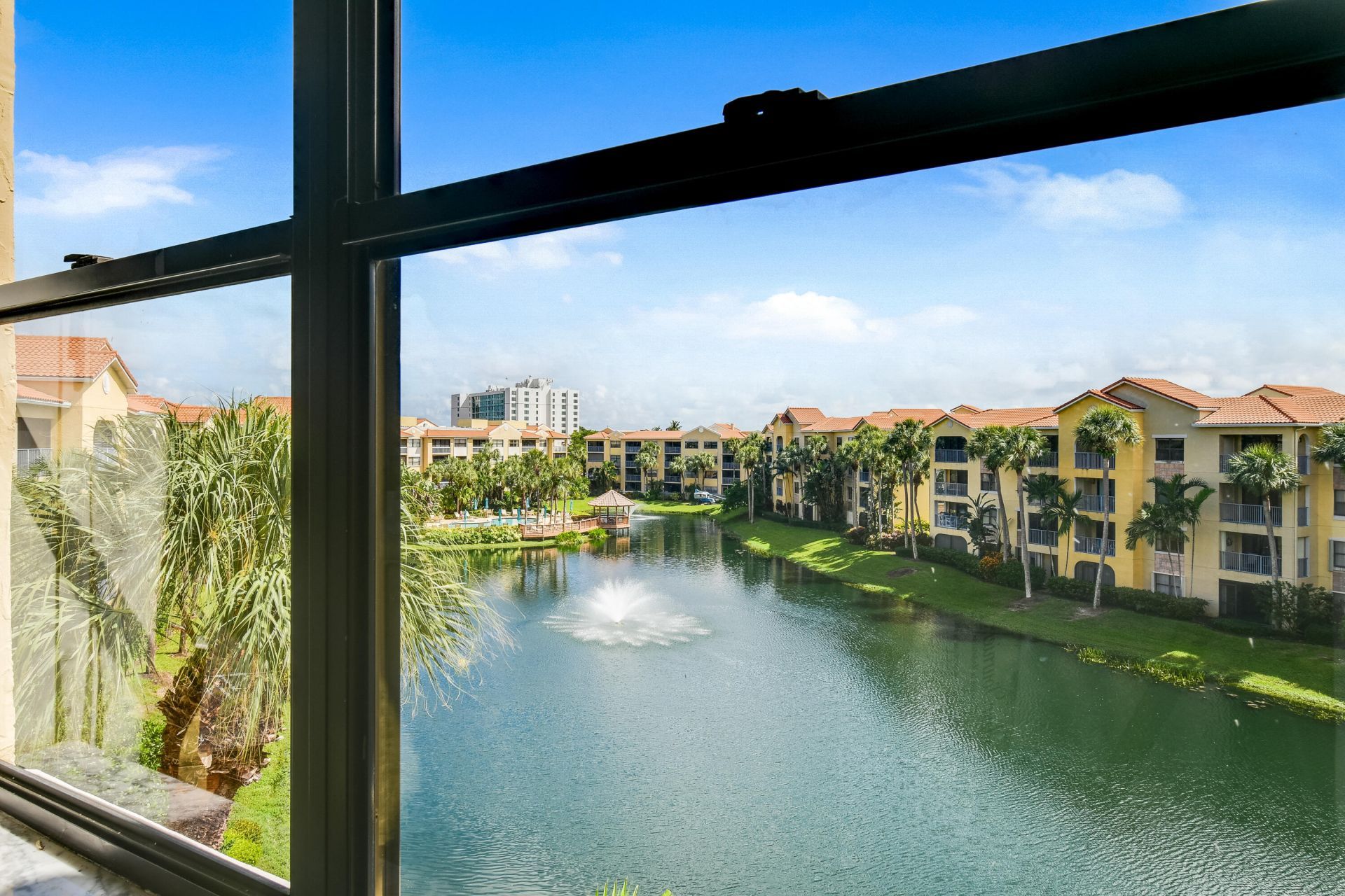 200 Uno Lago Drive, Unit 403, Juno Beach, FL 33408 Photo