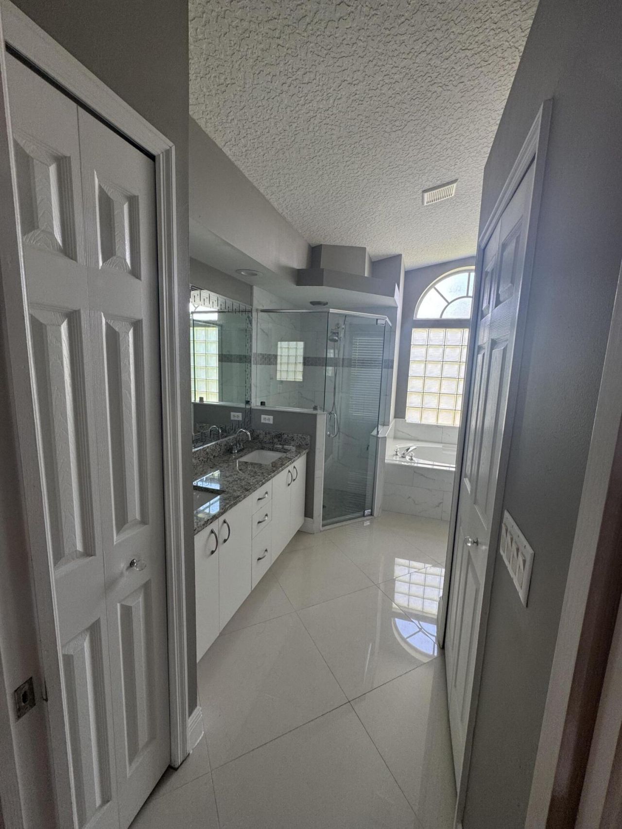 591 NW Grenada Street, Port Saint Lucie, FL 34983 Photo