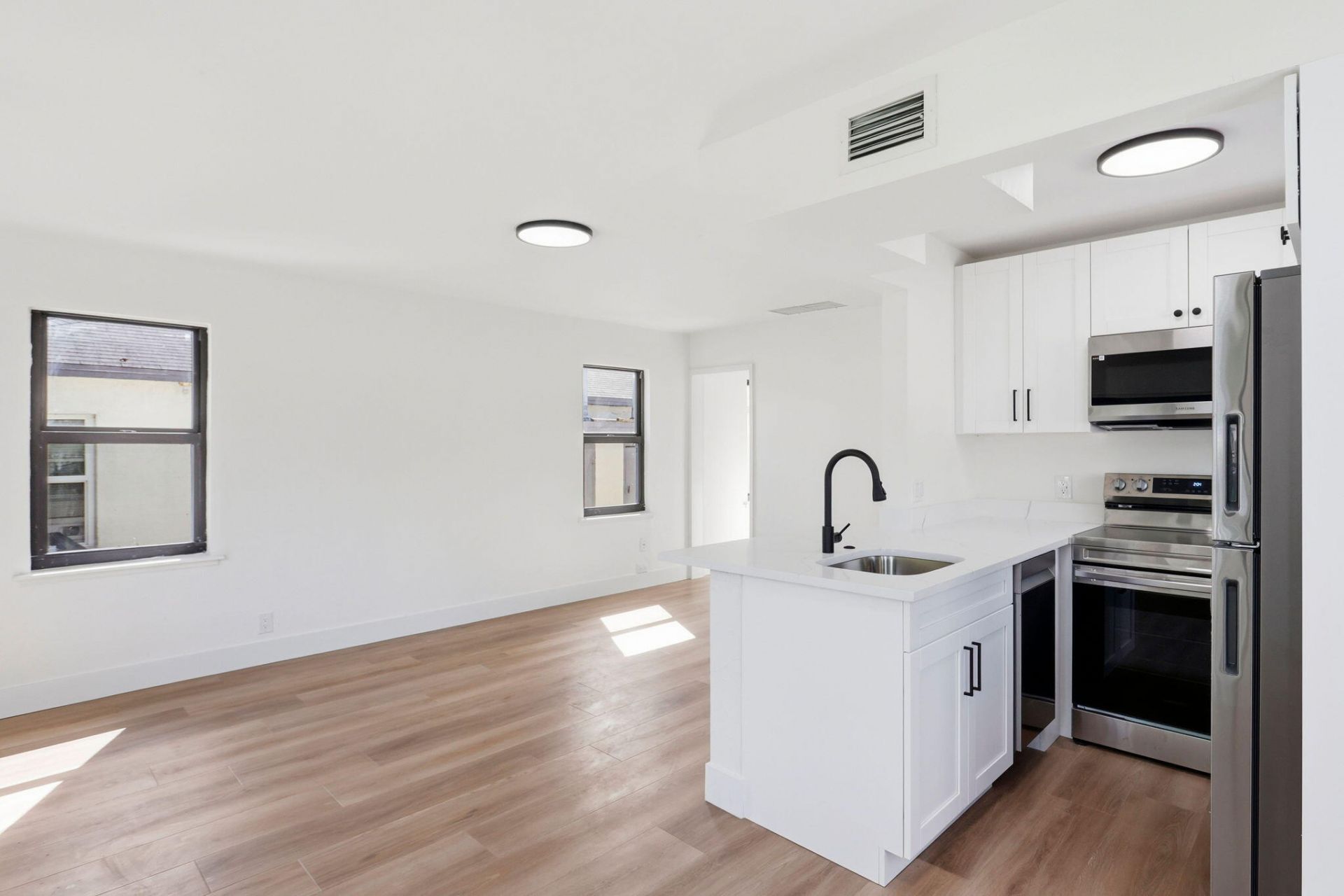 327 N H Street, Lake Worth Beach, FL 33460 Photo
